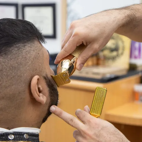 Beard edge detailing with clippers