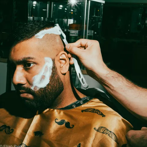 Straight razor grooming